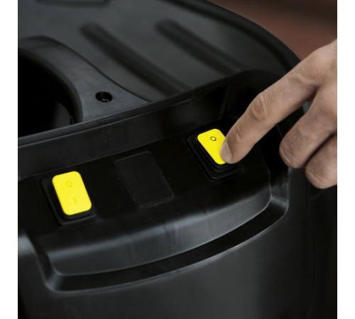 Профессиональный пылесос влажной и сухой уборки NT 70/2 Karcher Профессиональный пылесос влажной и сухой уборки NT 70/2 Karcher